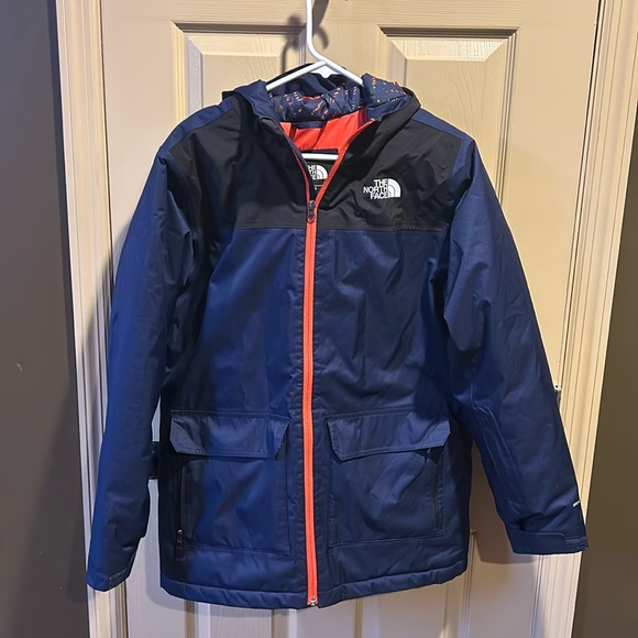 NEW North Face coat size XL 18/20 boys - Picture 2 of 8